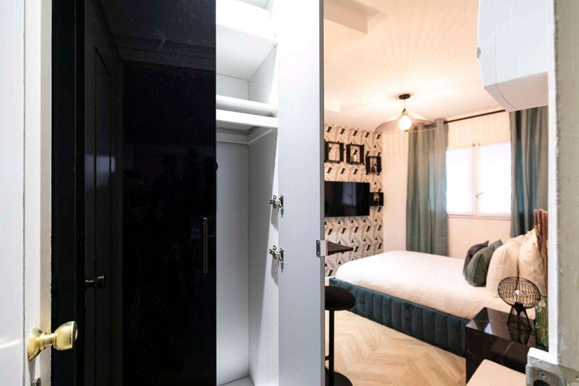 Apartment Le Velasquez Paris
